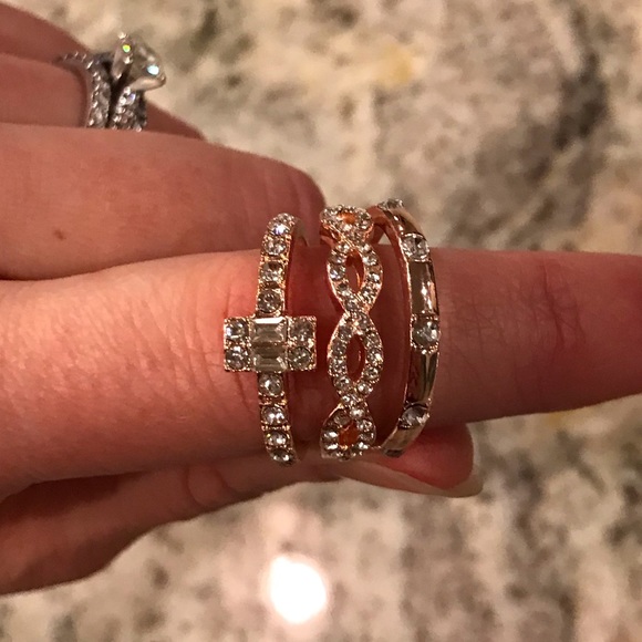 Rose gold and crystal ring set - Picture 2 of 6